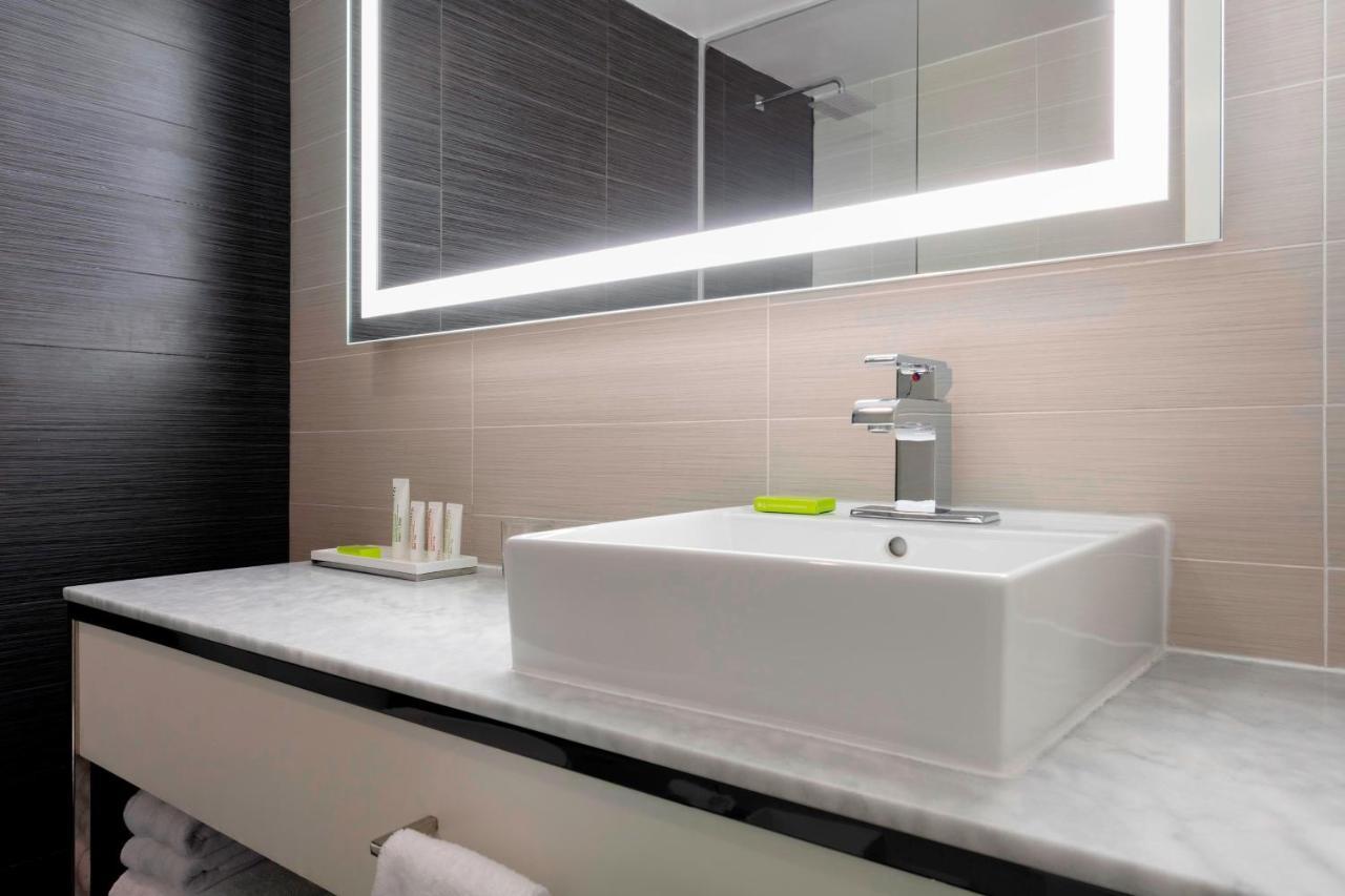 Le Meridien Charlotte Bagian luar foto