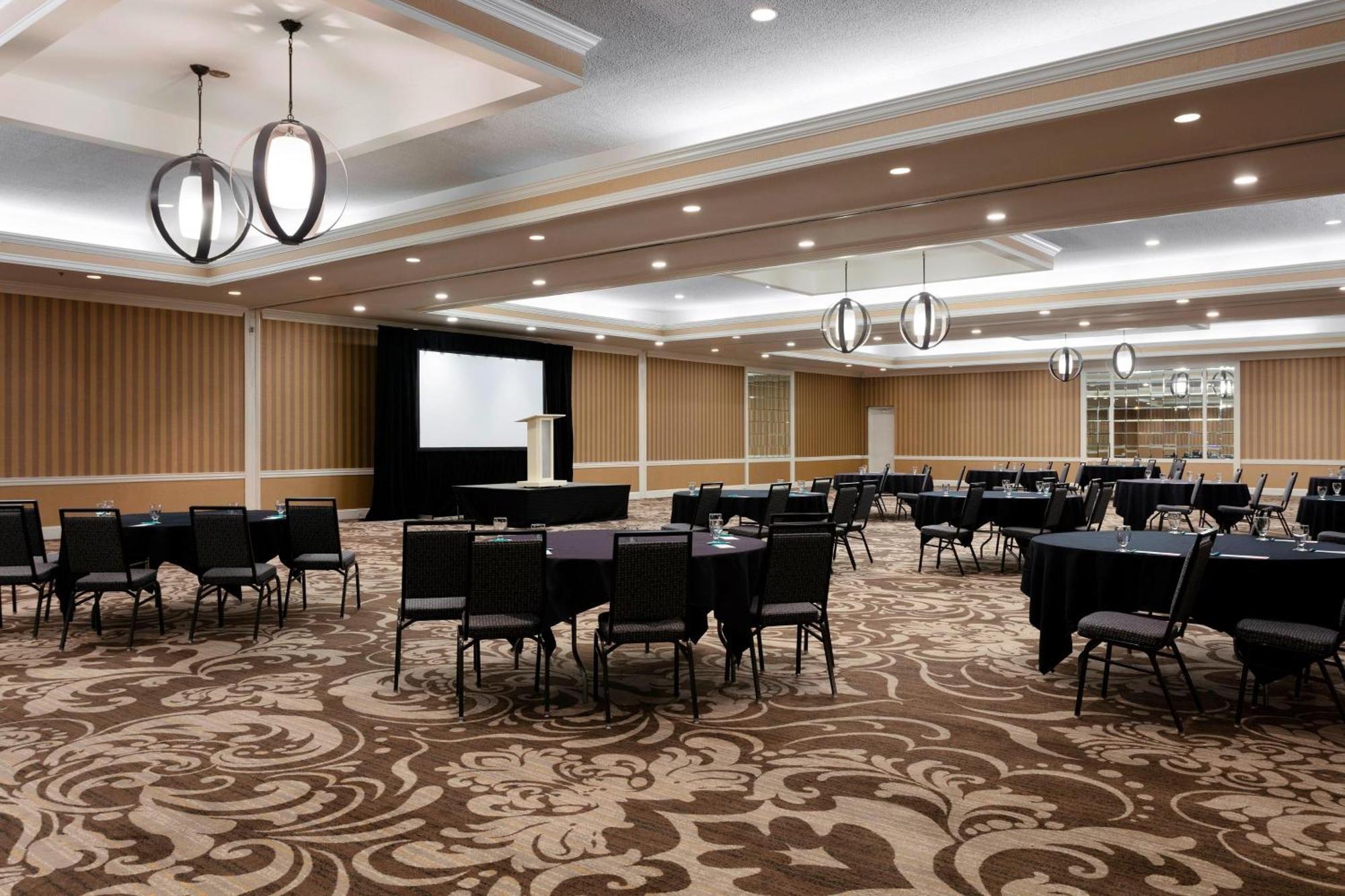 Le Meridien Charlotte Bagian luar foto