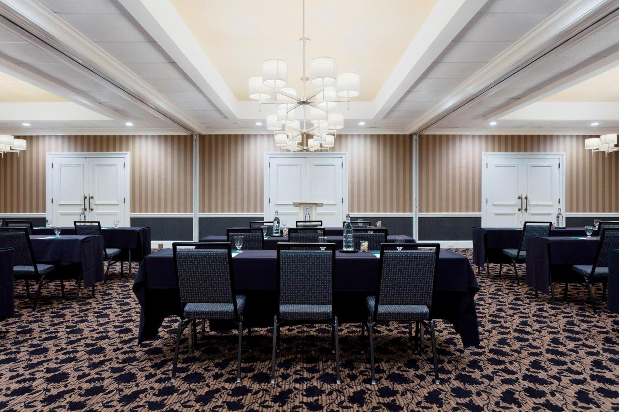 Le Meridien Charlotte Bagian luar foto