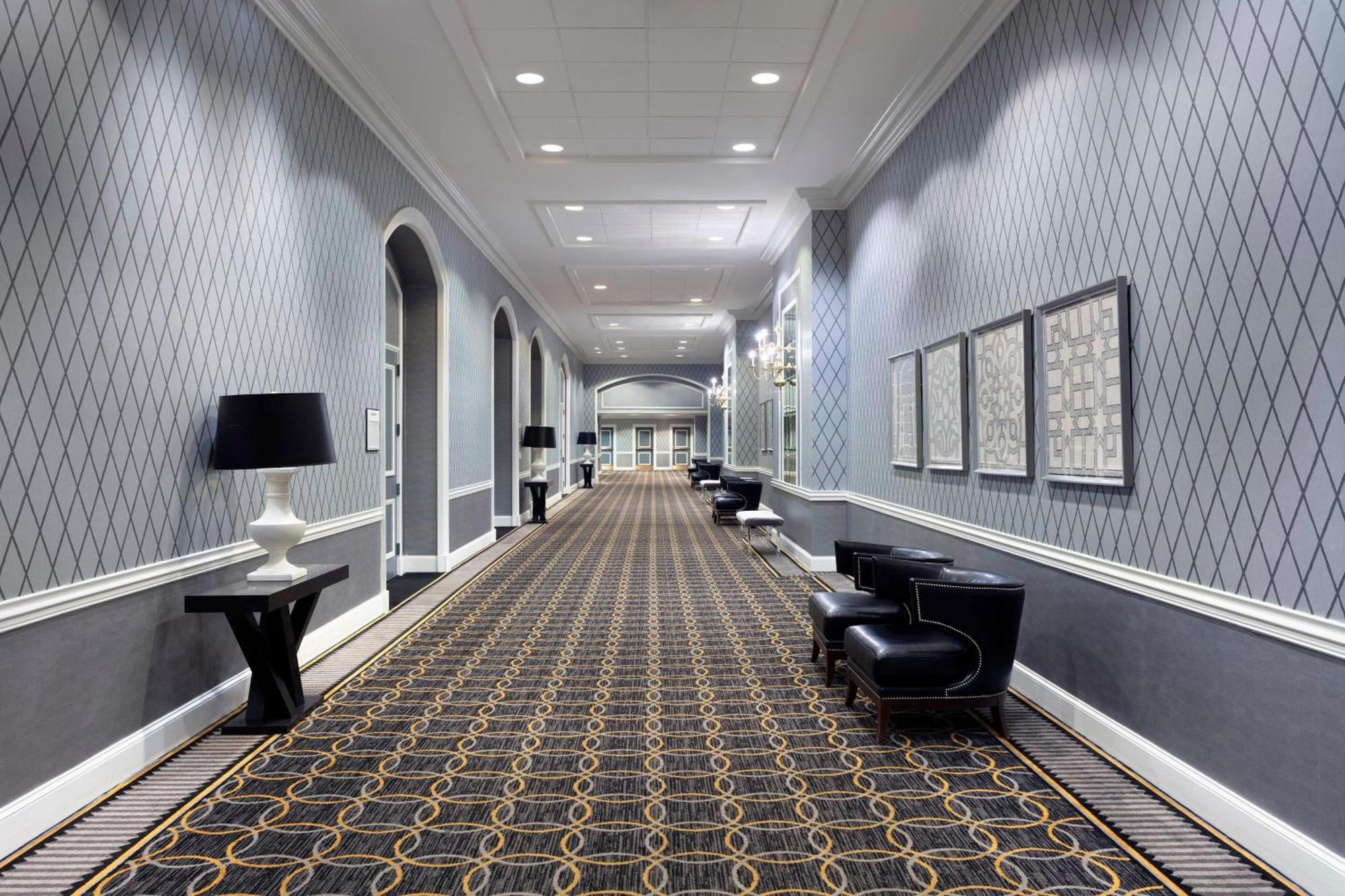 Le Meridien Charlotte Bagian luar foto
